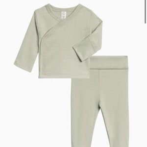 Colored Organics kimono wrap set